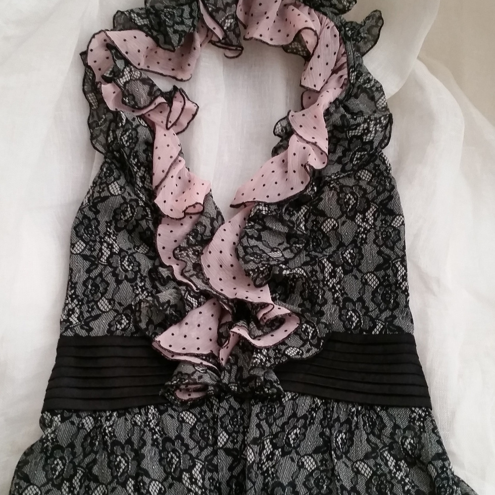 💕 ❤Bebe-2b Bebe XS Pink/Black Halter top NWOT ❤💕